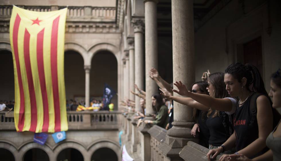 El referendum catalán alcanza las aulas