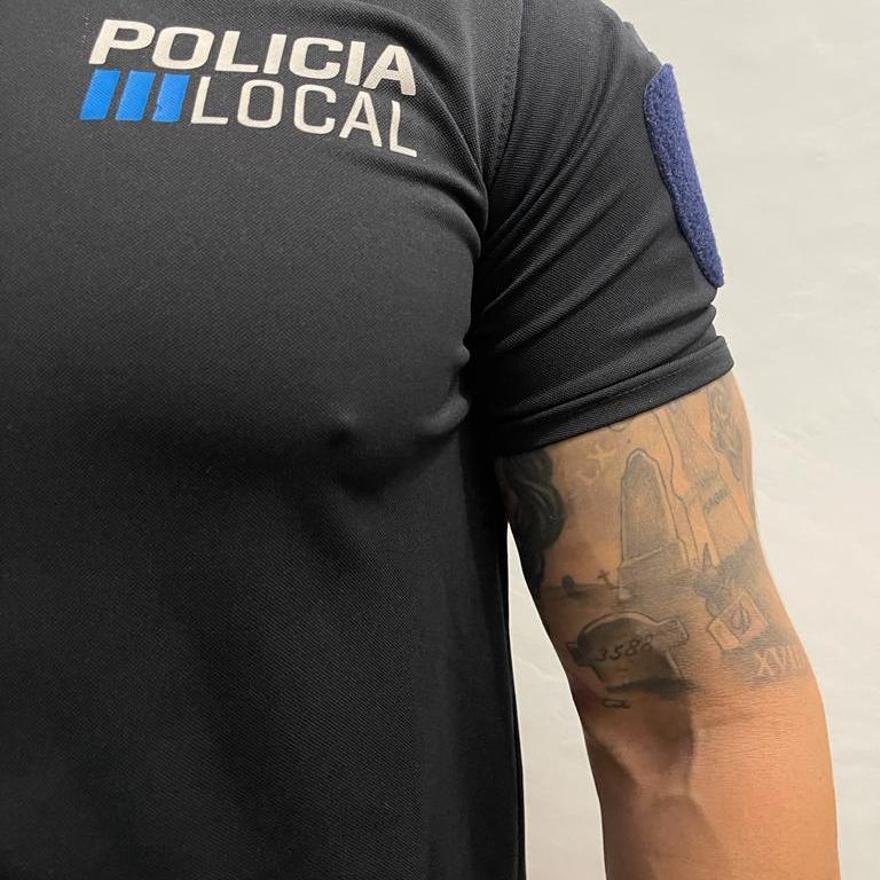 Ser policía local y llevar tatuajes ¿es compatible?