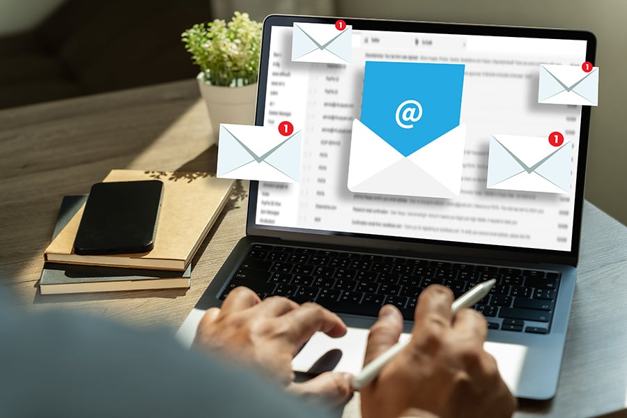 Email Marketing sin límites: cómo Mailrelay destaca sobre Mailchimp, Acumbamail y Brevo