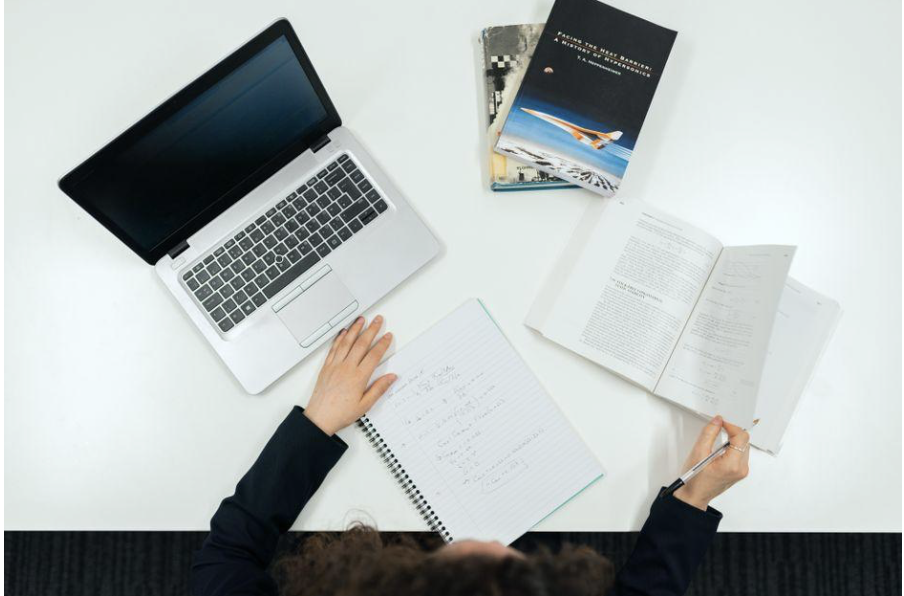 Curso, posgrado o clases particulares: ¿qué elegir?