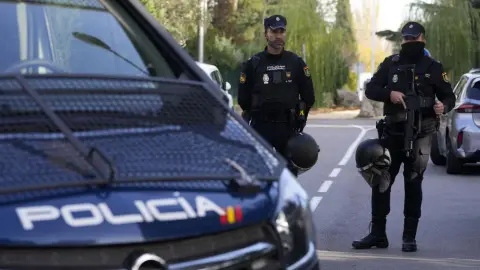 Policía