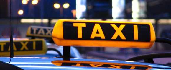 Taxistas denuncian irregularidades entre las compañías que ofrecen el transporte imagen 1