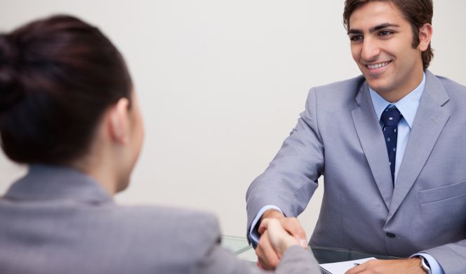 Se contratan perfiles en áreas de marketing, industria y finanzas imagen 1