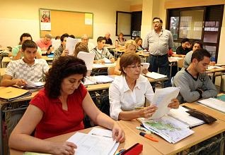 Las  Escuelas de Adultos promueven la igualdad de oportunidades imagen 1