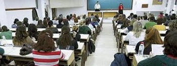 Miles de universitarios se examinan para optar a una plaza en Formación Sanitaria Especializada imagen 1